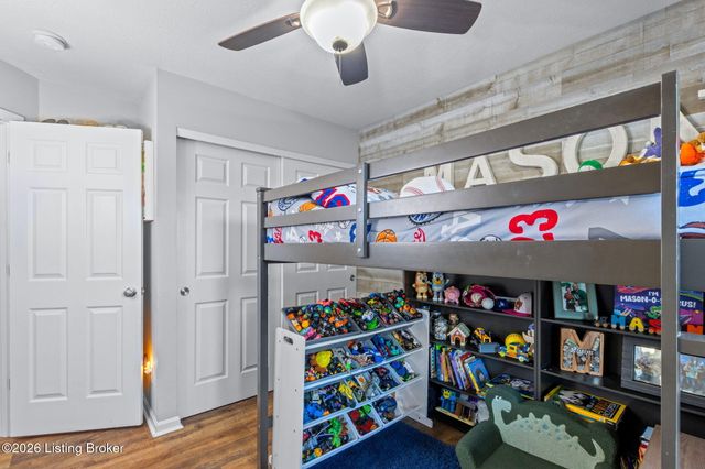 219 Magnolia Dr, Shepherdsville, KY 40165