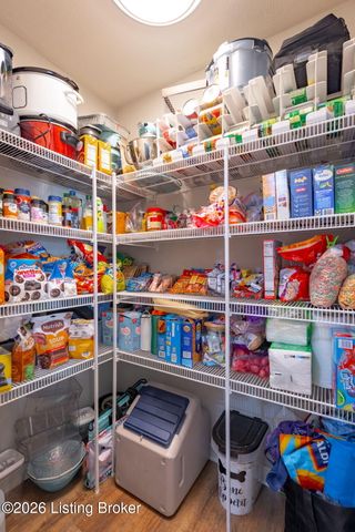 219 Magnolia Dr, Shepherdsville, KY 40165