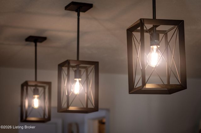 219 Magnolia Dr, Shepherdsville, KY 40165