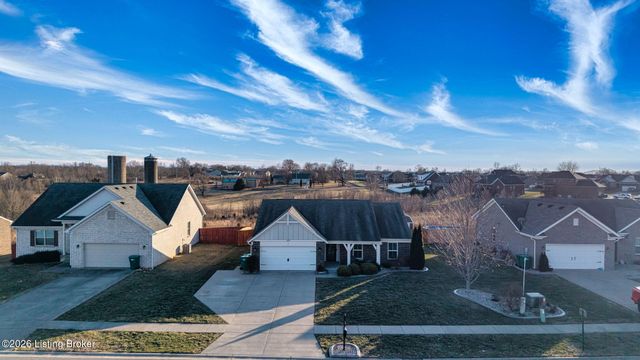 219 Magnolia Dr, Shepherdsville, KY 40165