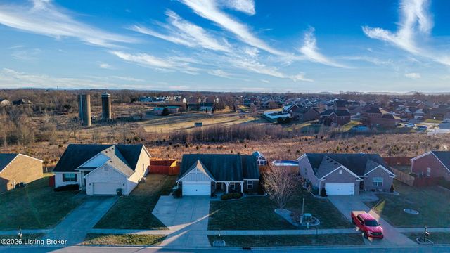 219 Magnolia Dr, Shepherdsville, KY 40165