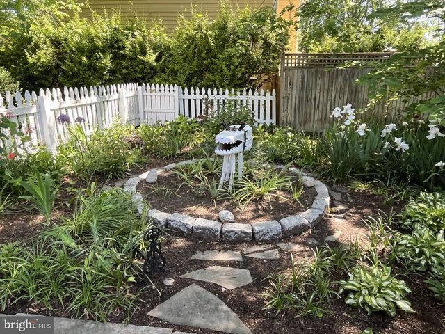 106 CHESTNUT ST E, Saint Michaels, MD 21663