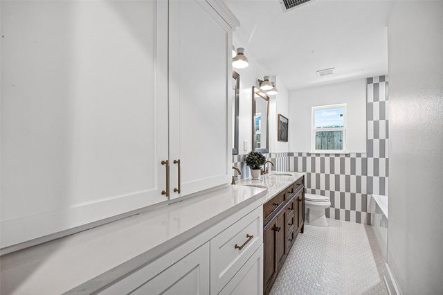 1338 Seaspray Court, Houston, TX 77008
