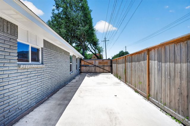 1338 Seaspray Court, Houston, TX 77008