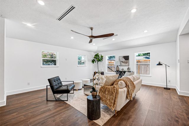1338 Seaspray Court, Houston, TX 77008
