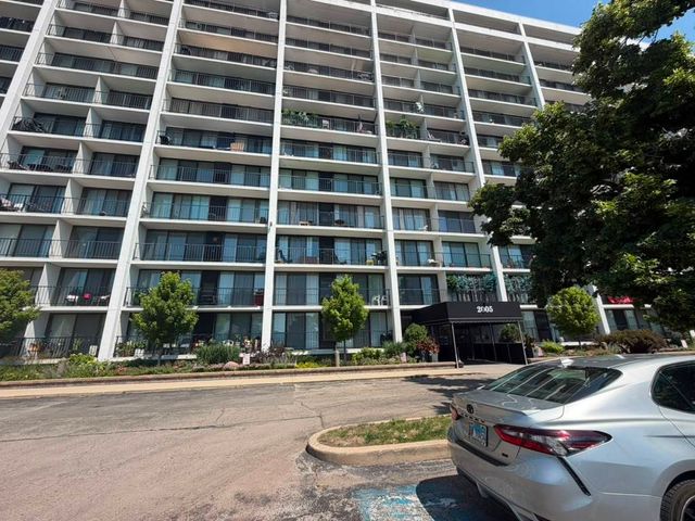 2005 S Finley Road 1008, Lombard, IL 60148