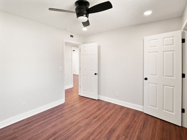 1401 Barberry Pl, Hopkinsville, KY 42240