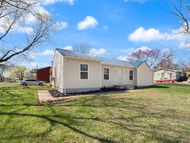 1401 Barberry Pl, Hopkinsville, KY 42240