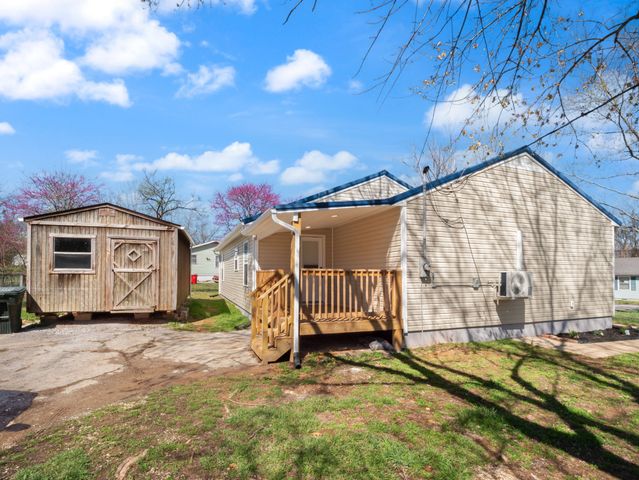 1401 Barberry Pl, Hopkinsville, KY 42240