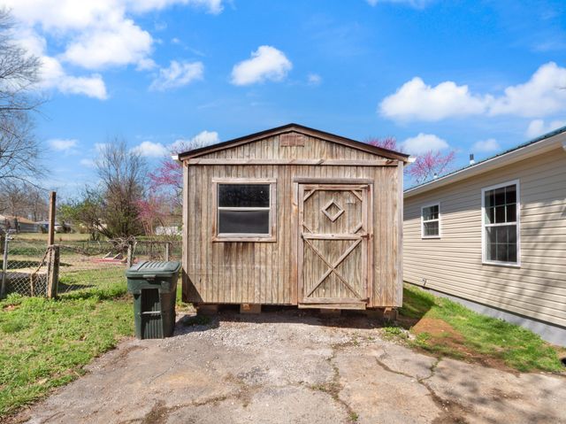 1401 Barberry Pl, Hopkinsville, KY 42240