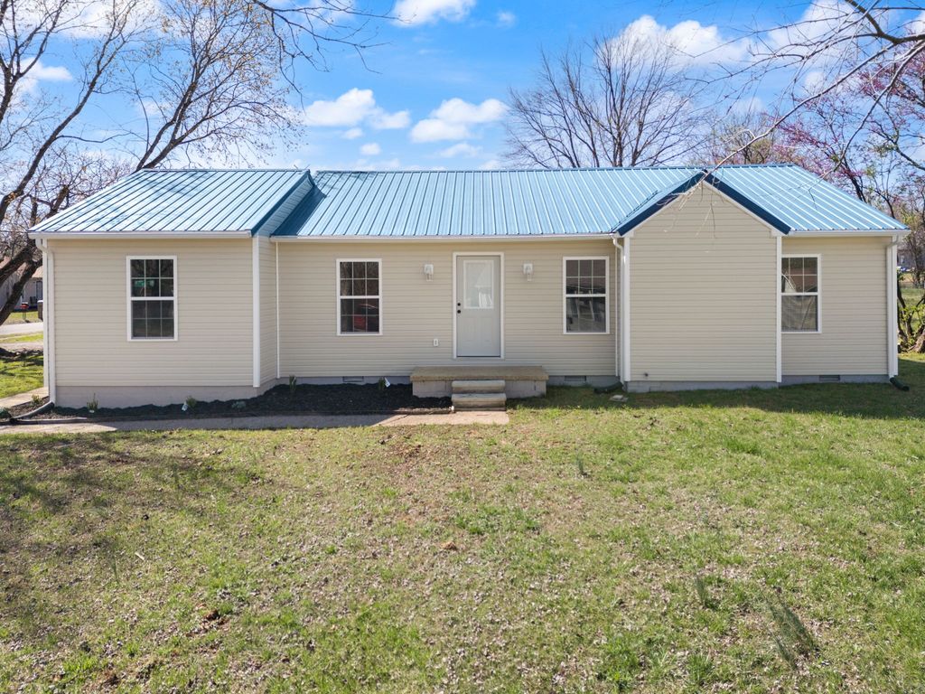 1401 Barberry Pl, Hopkinsville, KY 42240