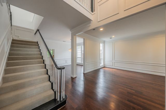 18512 Highland Creek Lane, Dallas, TX 75252