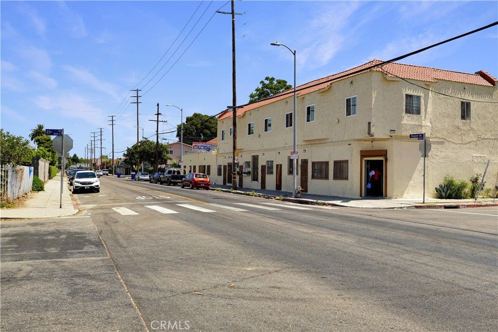 2214 HOOPER, Los Angeles, CA 90011 — photo 2