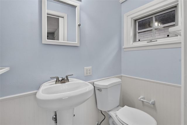 693 Orchard Ave, Bellevue, PA 15202