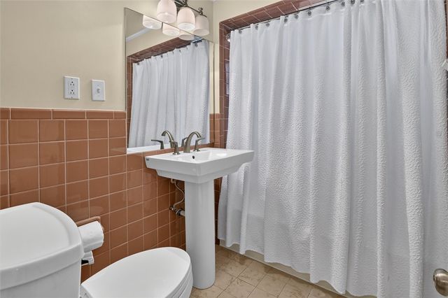 693 Orchard Ave, Bellevue, PA 15202