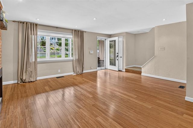 693 Orchard Ave, Bellevue, PA 15202