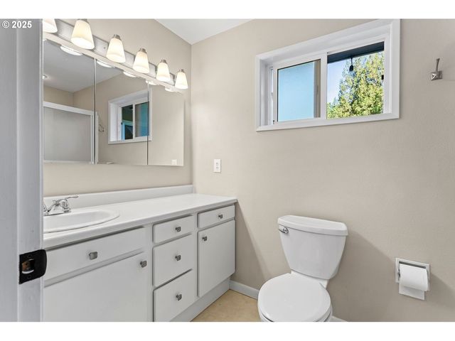 7565 Sw 82ND Ave, Portland, OR 97223