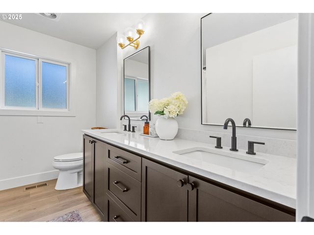 7565 Sw 82ND Ave, Portland, OR 97223