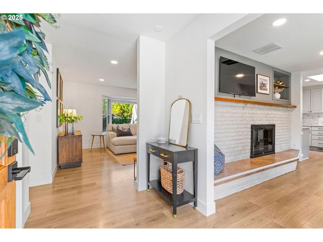 7565 Sw 82ND Ave, Portland, OR 97223