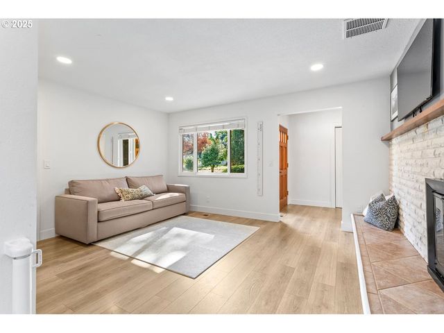 7565 Sw 82ND Ave, Portland, OR 97223