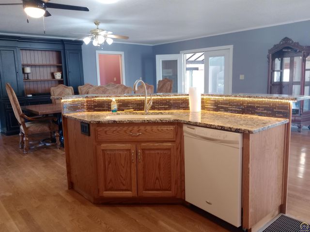 13869 S RD, Mayetta, KS 66509