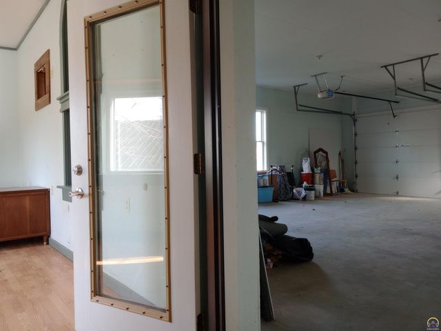 13869 S RD, Mayetta, KS 66509