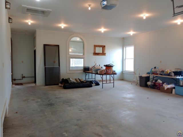 13869 S RD, Mayetta, KS 66509