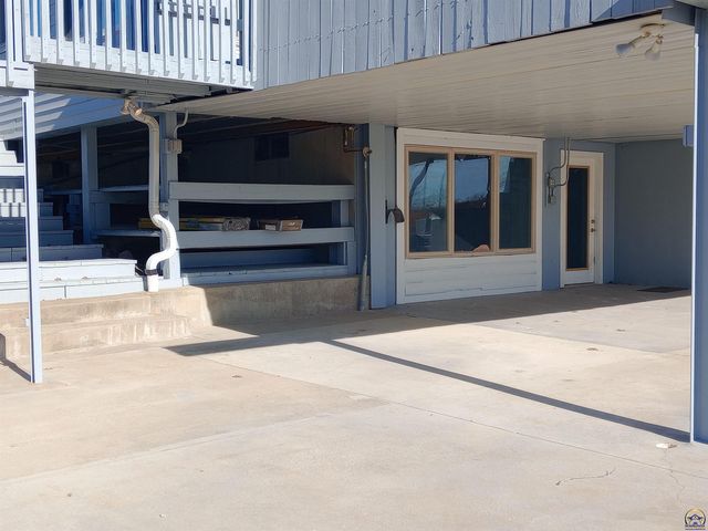 13869 S RD, Mayetta, KS 66509