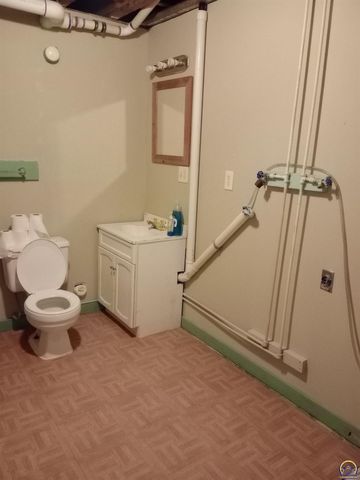 13869 S RD, Mayetta, KS 66509