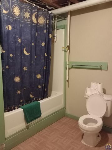 13869 S RD, Mayetta, KS 66509