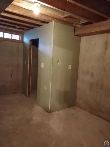 13869 S RD, Mayetta, KS 66509