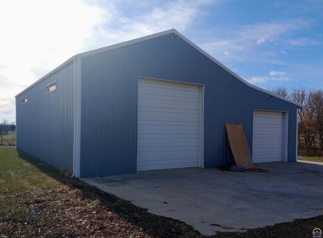 13869 S RD, Mayetta, KS 66509