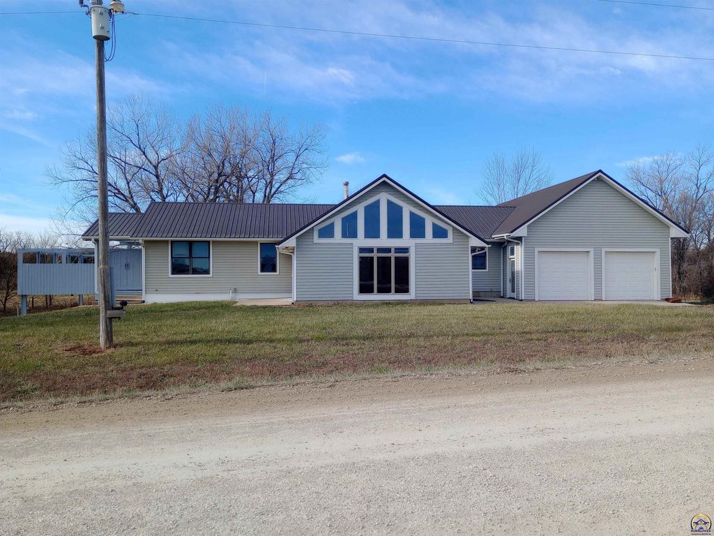 13869 S RD, Mayetta, KS 66509