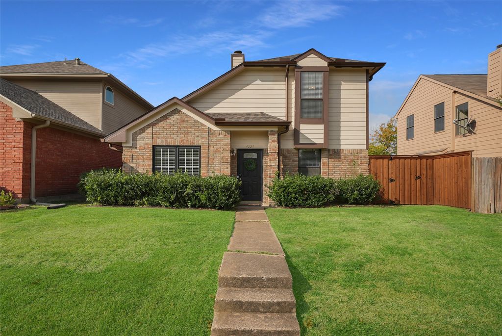 4229 Phoenix Drive, Carrollton, TX 75010