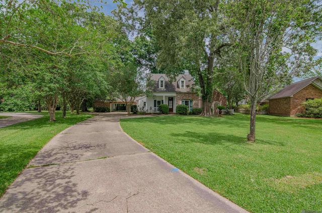 14513 N Majestic Oaks Pl, Baton Rouge, LA 70810