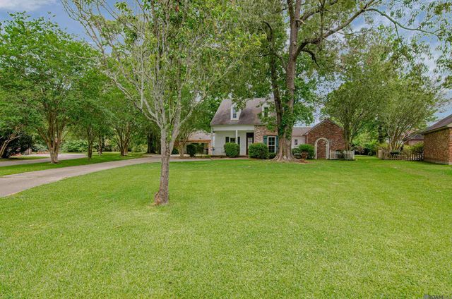 14513 N Majestic Oaks Pl, Baton Rouge, LA 70810