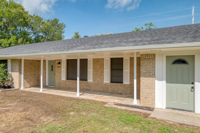 122 Blanket Flower DR, Bastrop, TX 78602