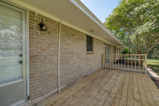 122 Blanket Flower DR, Bastrop, TX 78602