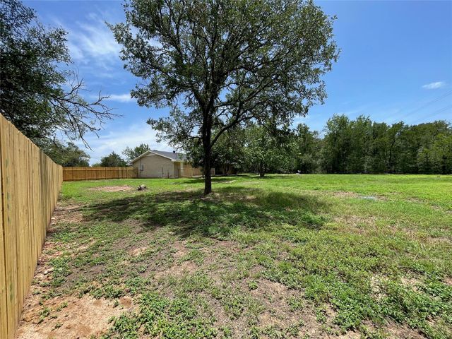 122 Blanket Flower DR, Bastrop, TX 78602