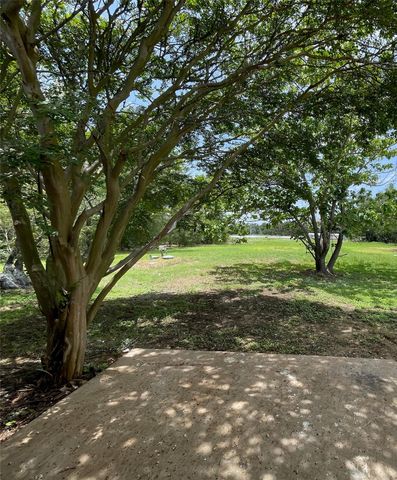 122 Blanket Flower DR, Bastrop, TX 78602