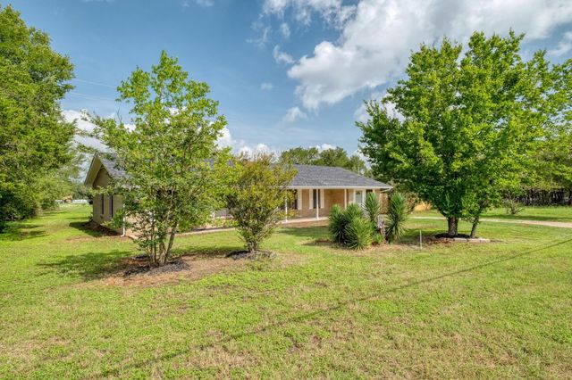 122 Blanket Flower DR, Bastrop, TX 78602