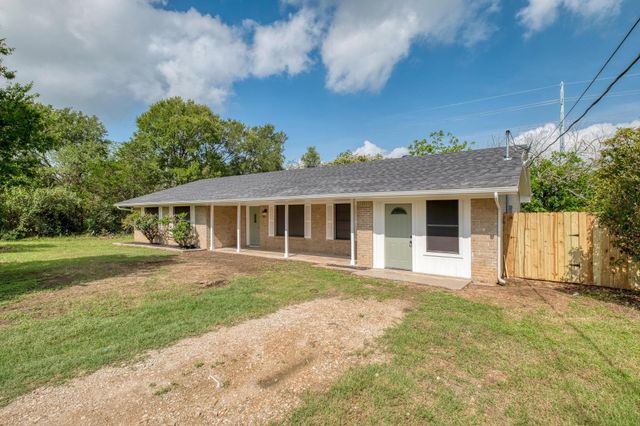 122 Blanket Flower DR, Bastrop, TX 78602