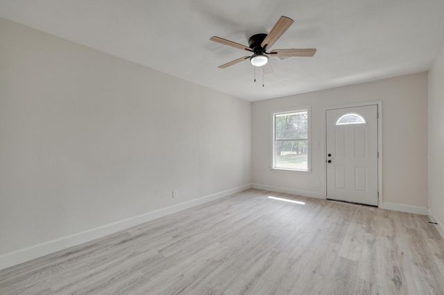 122 Blanket Flower DR, Bastrop, TX 78602