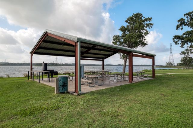 122 Blanket Flower DR, Bastrop, TX 78602
