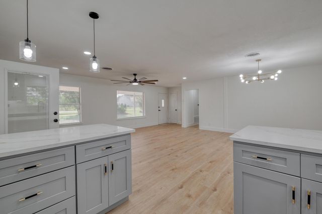 122 Blanket Flower DR, Bastrop, TX 78602