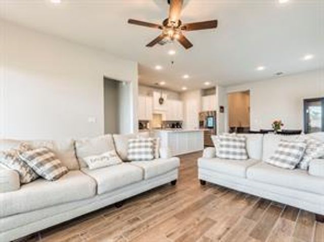 114 Chinaberry BND, Bastrop, TX 78602