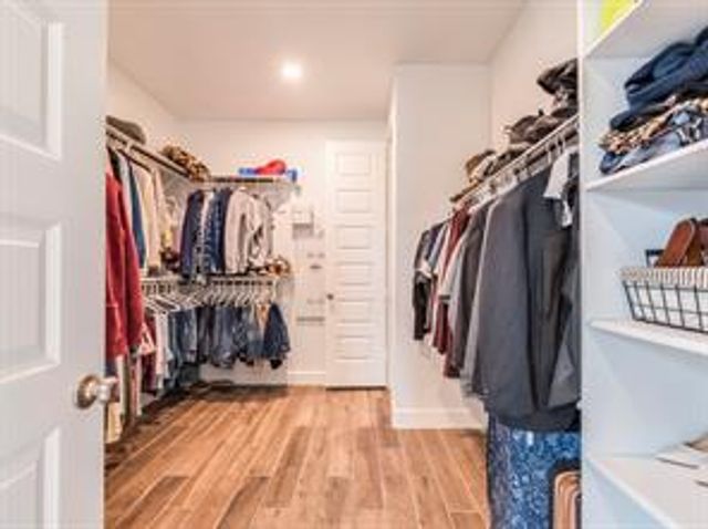 114 Chinaberry BND, Bastrop, TX 78602