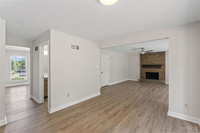 5426 Tesson Parc Court, St Louis, MO 63128