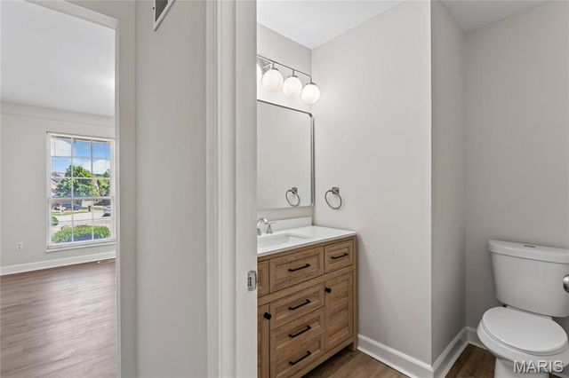 5426 Tesson Parc Court, St Louis, MO 63128