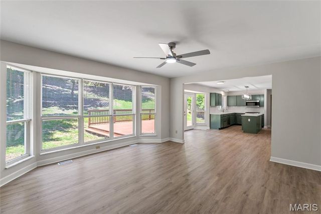 5426 Tesson Parc Court, St Louis, MO 63128